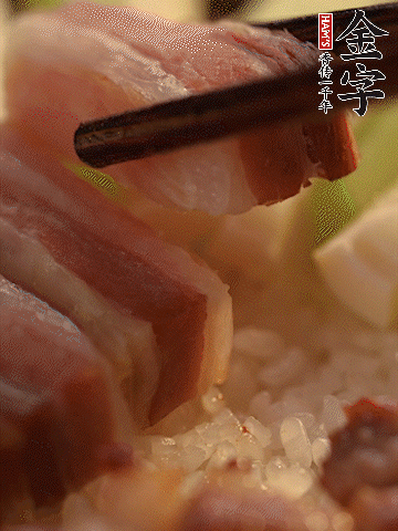 轉(zhuǎn)小火，繼續(xù)蓋蓋子燜2-3分鐘。