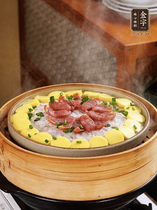 最后蔥花點(diǎn)綴。